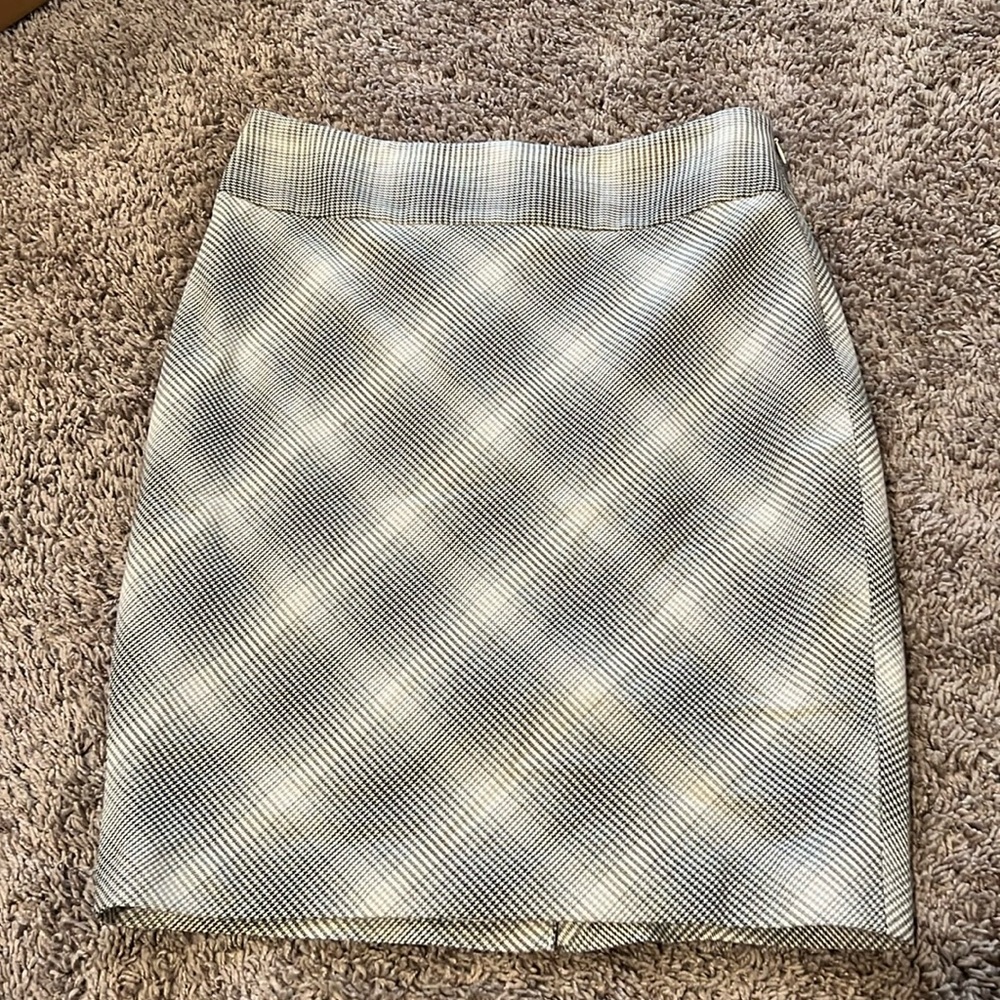 NWT THE LIMITED PENCIL SKIRT